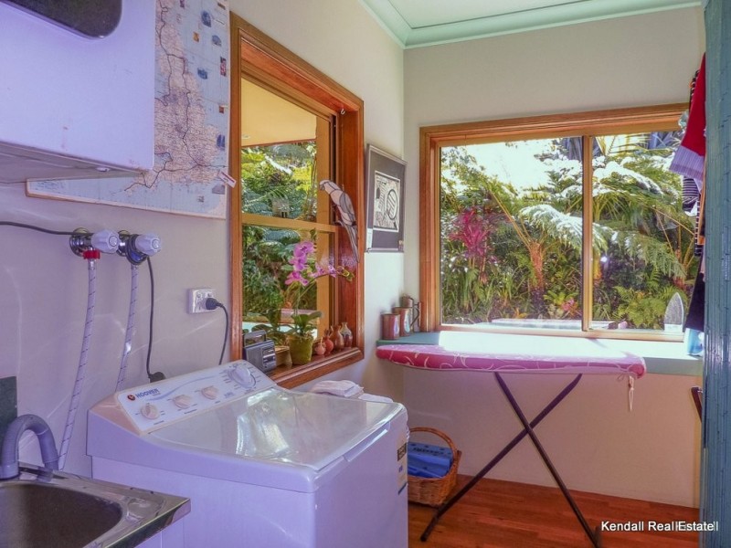 13 Eagles Retreat Place, Eagle Heights QLD 4271
