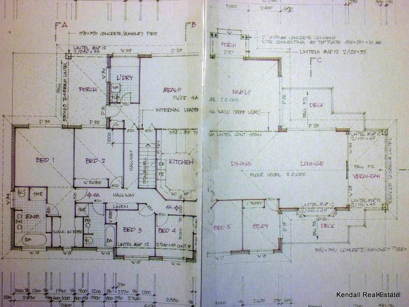 13 Eagles Retreat Place, Eagle Heights QLD 4271