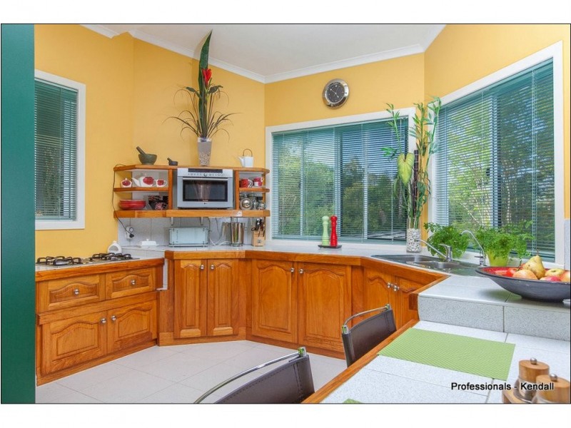 16 Erebus Court, Eagle Heights QLD 4271
