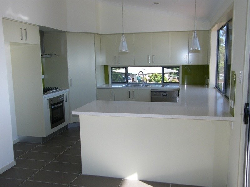 2 Taal Court, Eagle Heights QLD 4271