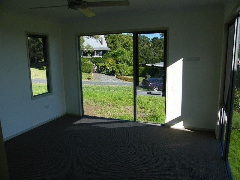 2 Taal Court, Eagle Heights QLD 4271