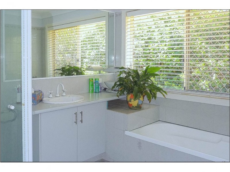 5 Celebes Court, Tamborine Mountain QLD 4272