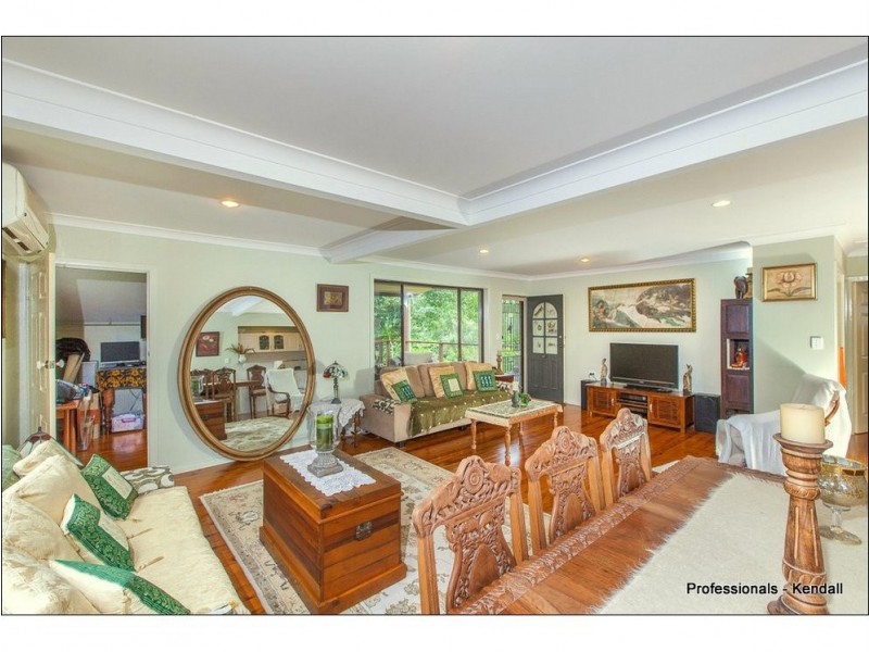 28 Stradbroke Avenue, Eagle Heights QLD 4271