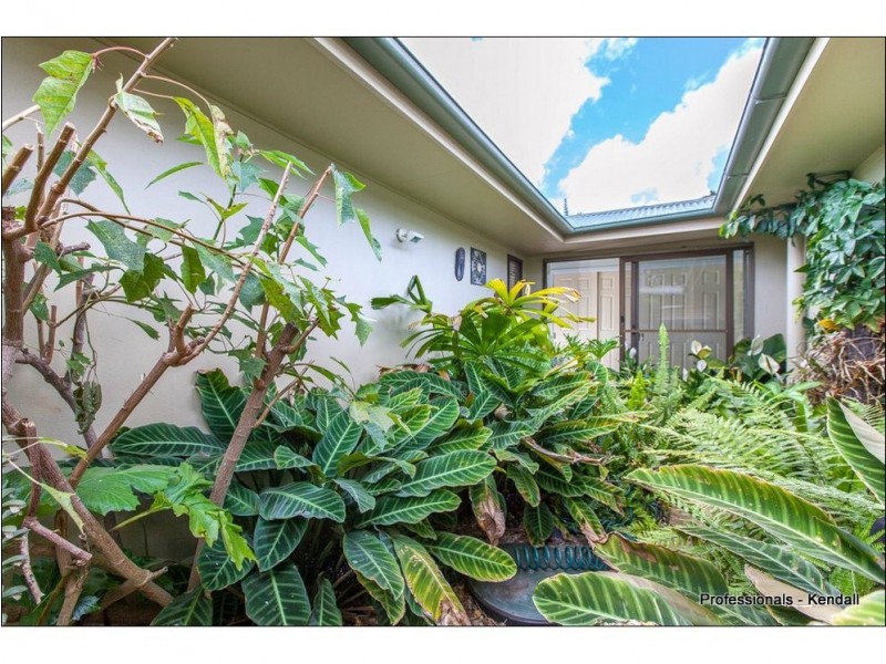 28 Stradbroke Avenue, Eagle Heights QLD 4271