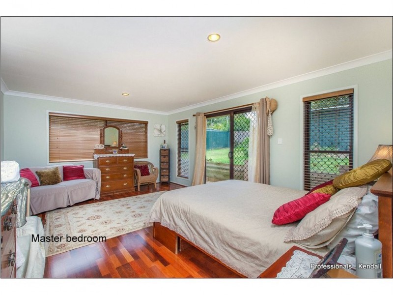 28 Stradbroke Avenue, Eagle Heights QLD 4271