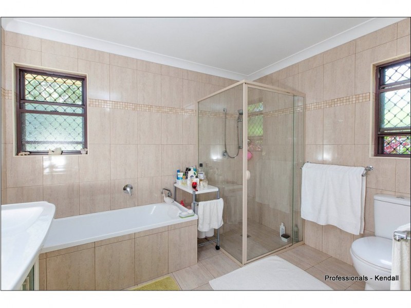 28 Stradbroke Avenue, Eagle Heights QLD 4271