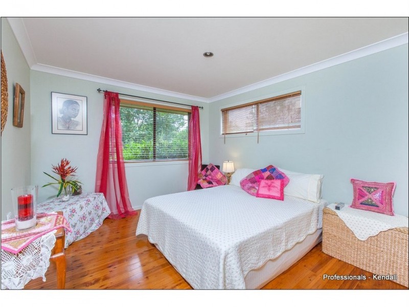 28 Stradbroke Avenue, Eagle Heights QLD 4271