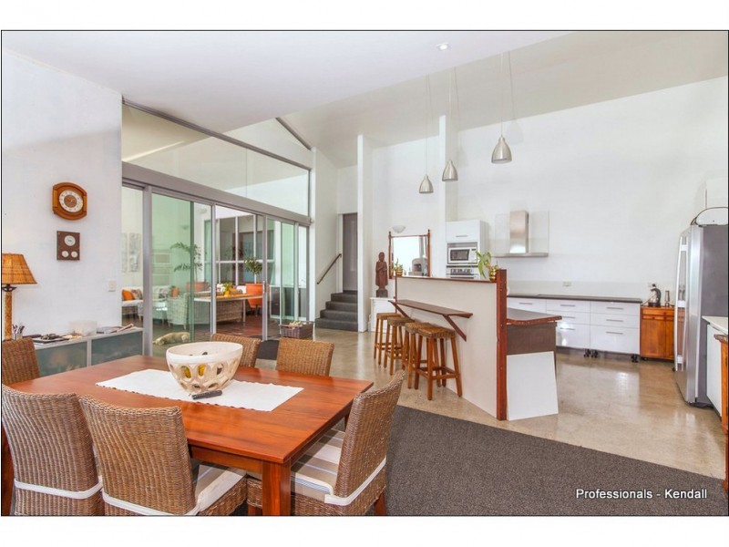 6 Sumatra Court, Tamborine Mountain QLD 4272