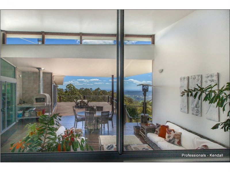 6 Sumatra Court, Tamborine Mountain QLD 4272