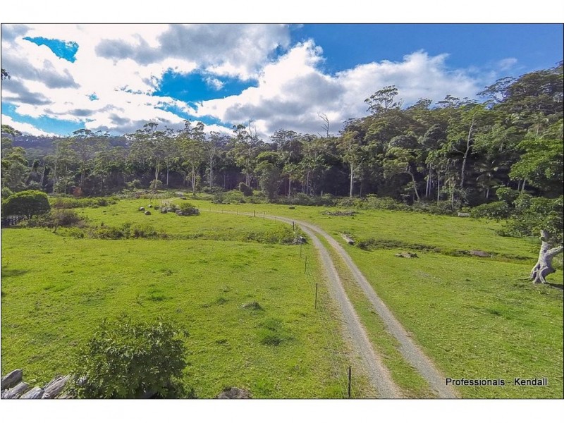 114 The Shelf Road, Tamborine Mountain QLD 4272