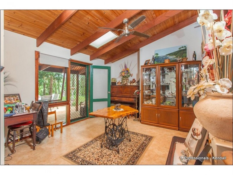 4-6 Cayambe Court, Eagle Heights QLD 4271