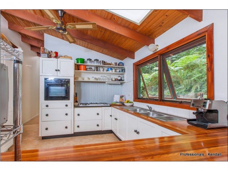 4-6 Cayambe Court, Eagle Heights QLD 4271