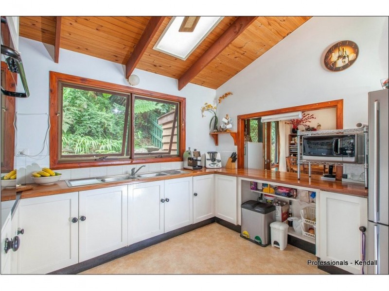 4-6 Cayambe Court, Eagle Heights QLD 4271