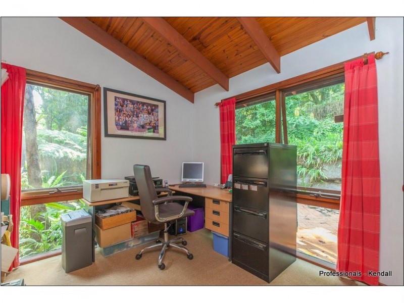 4-6 Cayambe Court, Eagle Heights QLD 4271