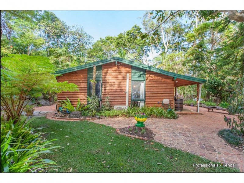 4-6 Cayambe Court, Eagle Heights QLD 4271