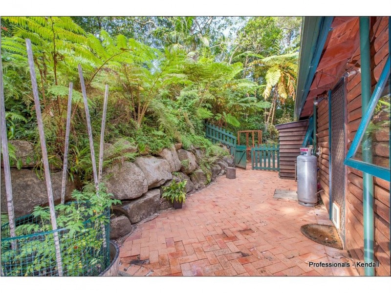 4-6 Cayambe Court, Eagle Heights QLD 4271