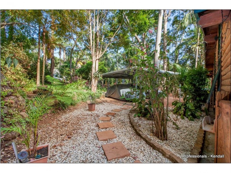 4-6 Cayambe Court, Eagle Heights QLD 4271