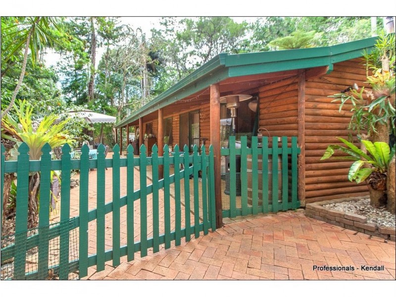 4-6 Cayambe Court, Eagle Heights QLD 4271