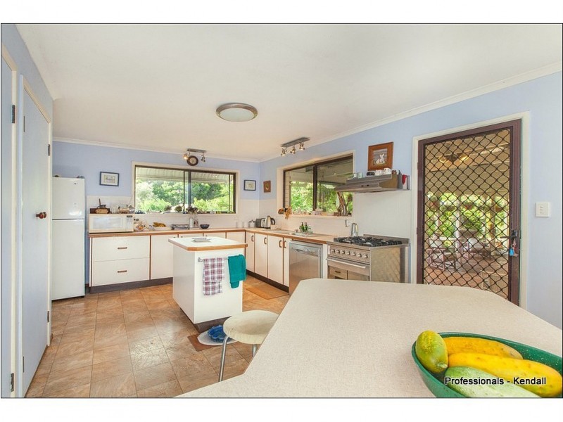 32 Bateke Road, Tamborine Mountain QLD 4272