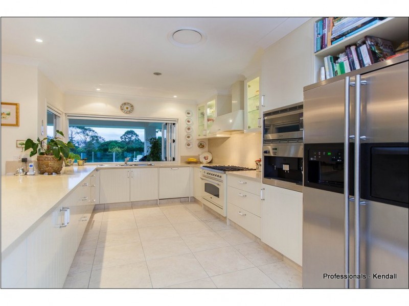 125 Eagle Heights Road, Tamborine Mountain QLD 4272