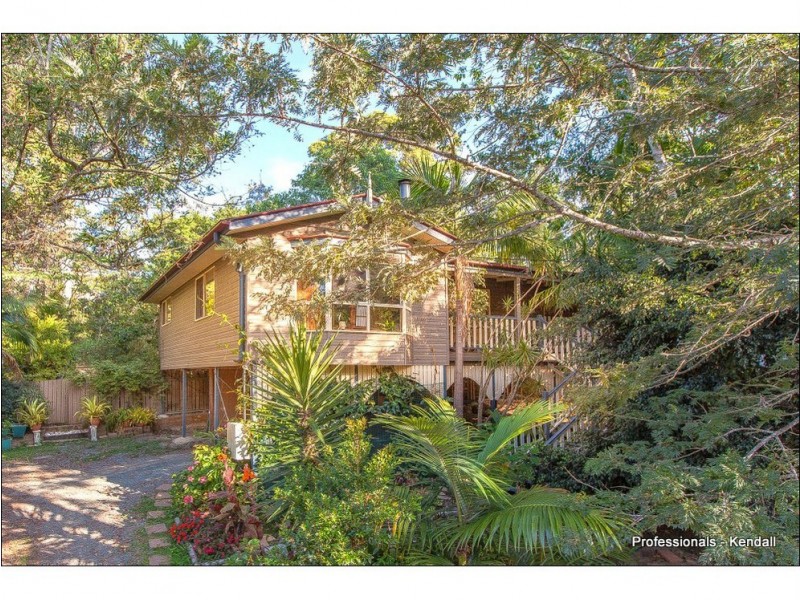 105 Kinabalu Drive, Eagle Heights QLD 4271