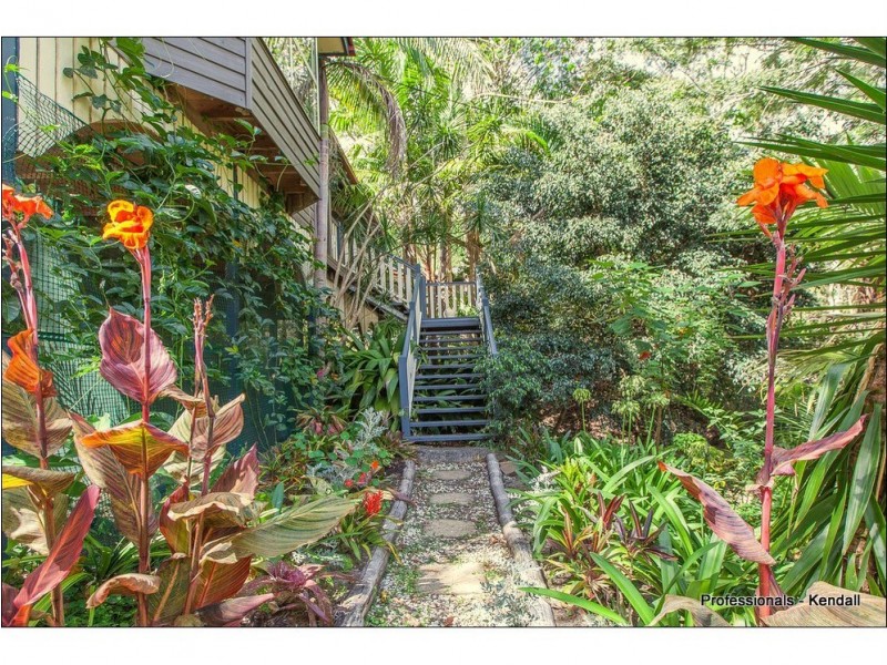 105 Kinabalu Drive, Eagle Heights QLD 4271