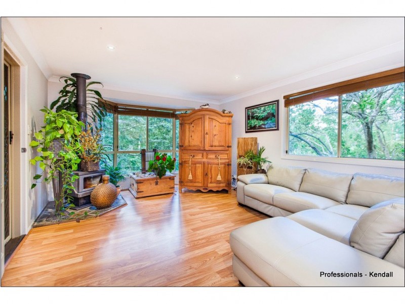 105 Kinabalu Drive, Eagle Heights QLD 4271