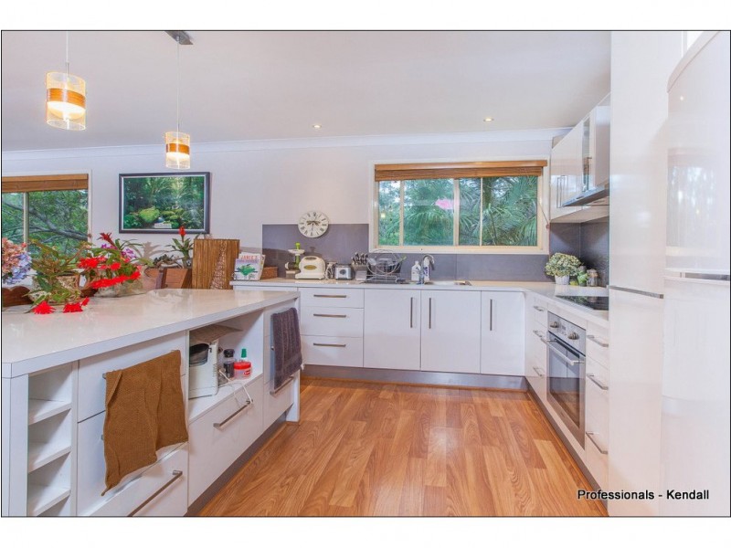 105 Kinabalu Drive, Eagle Heights QLD 4271