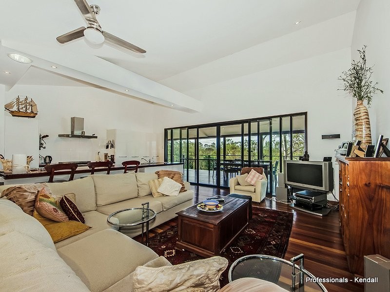 174 Vonda Youngman Drive, Tamborine QLD 4270
