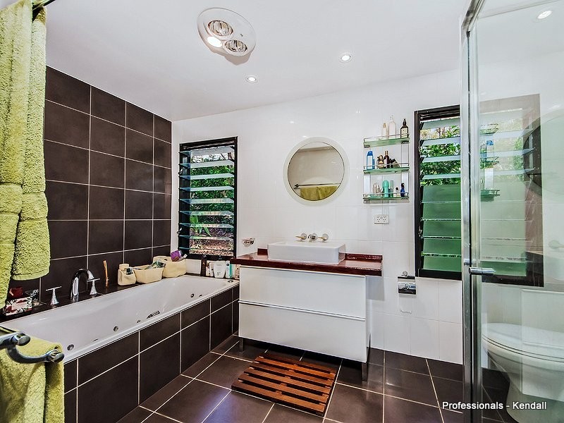 174 Vonda Youngman Drive, Tamborine QLD 4270