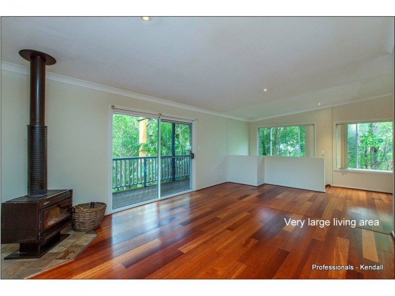 13 Tabor Drive, Eagle Heights QLD 4271