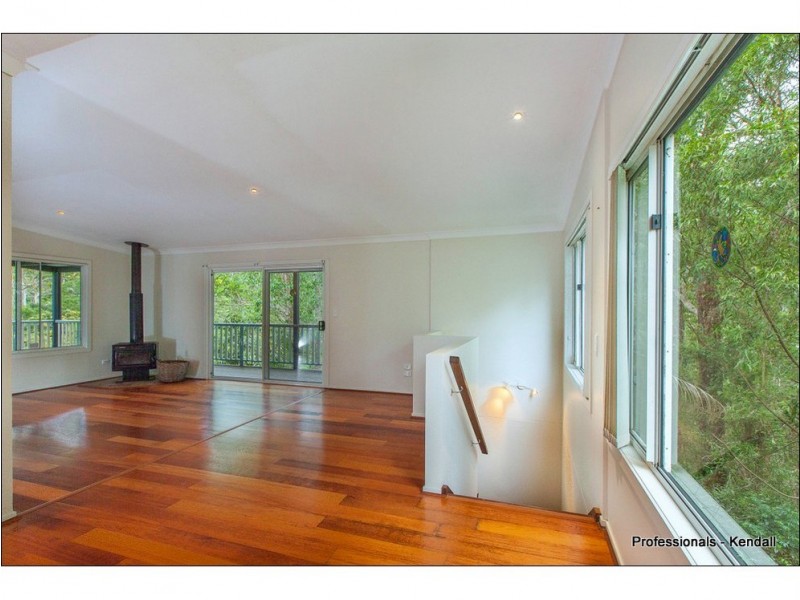 13 Tabor Drive, Eagle Heights QLD 4271