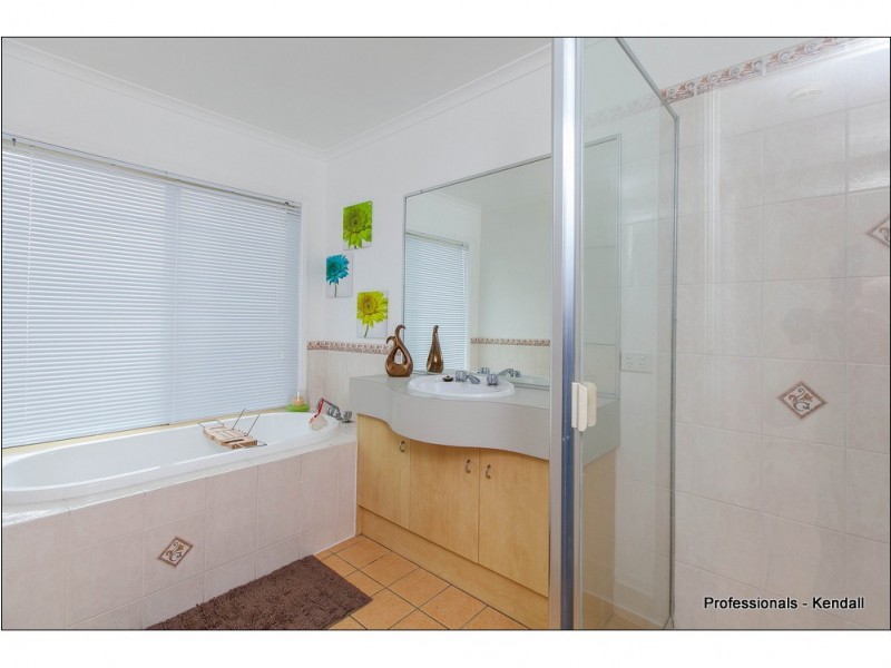 6 Alaqua Court, Beaudesert QLD 4285