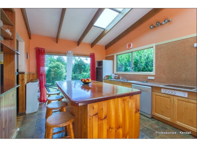 1 Freemont Drive, Tamborine Mountain QLD 4272