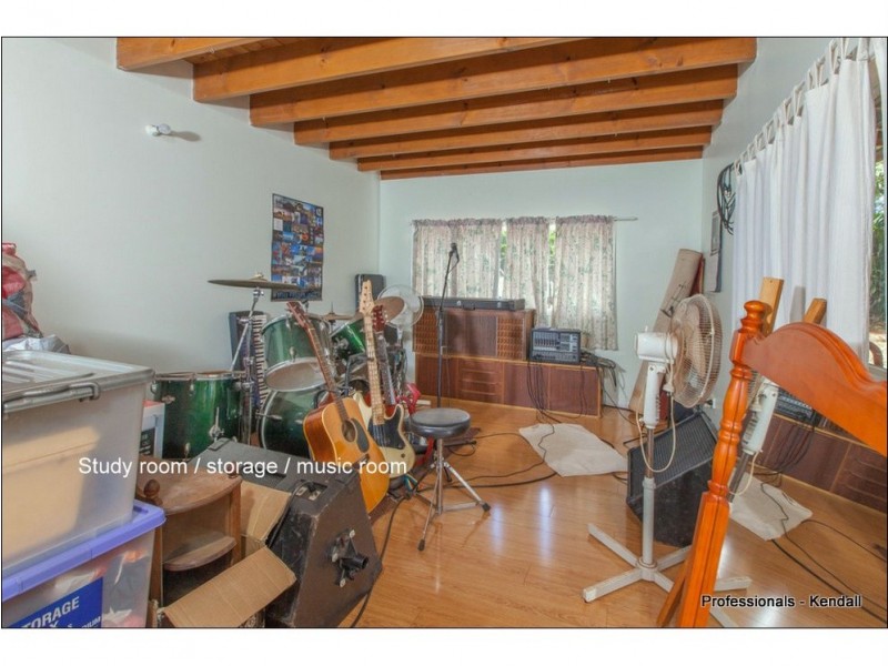 1 Freemont Drive, Tamborine Mountain QLD 4272