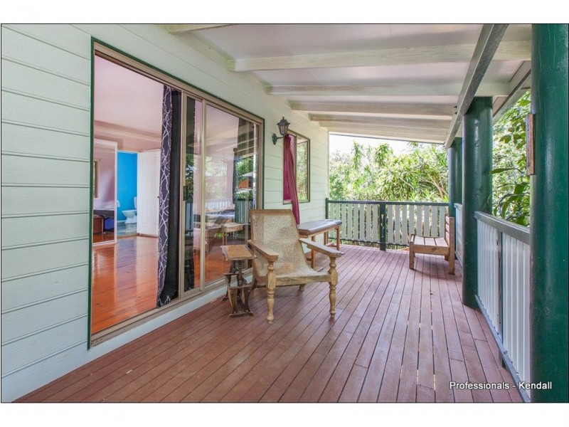 1 Freemont Drive, Tamborine Mountain QLD 4272