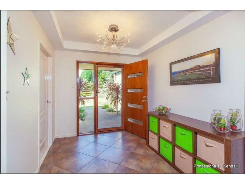 19 Power Parade, Tamborine Mountain QLD 4272