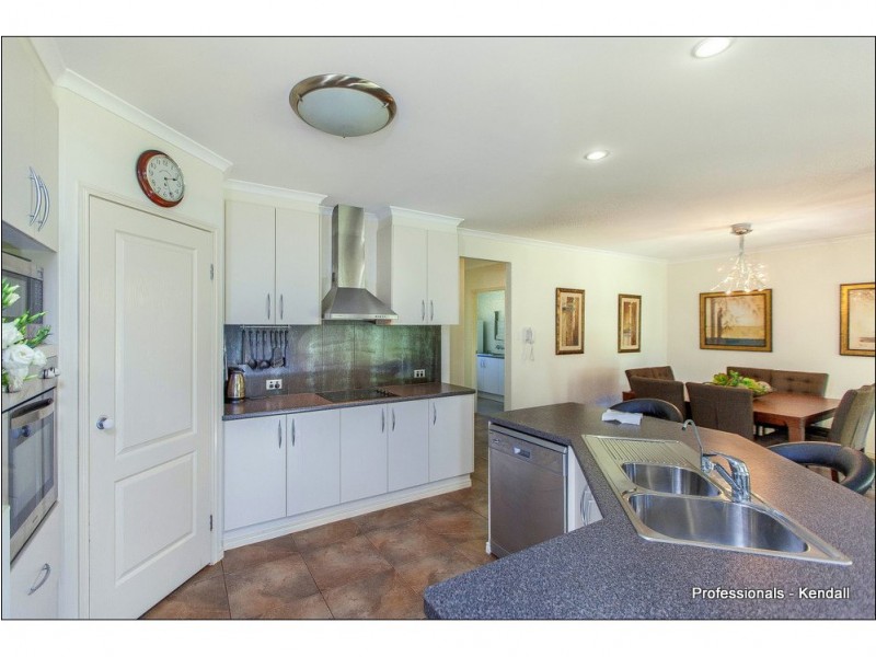 19 Power Parade, Tamborine Mountain QLD 4272