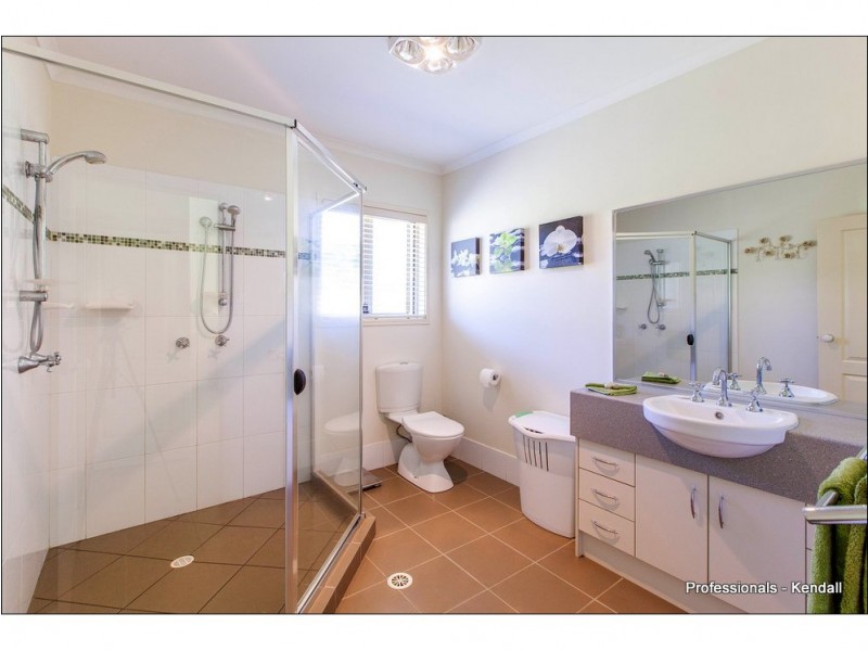 19 Power Parade, Tamborine Mountain QLD 4272