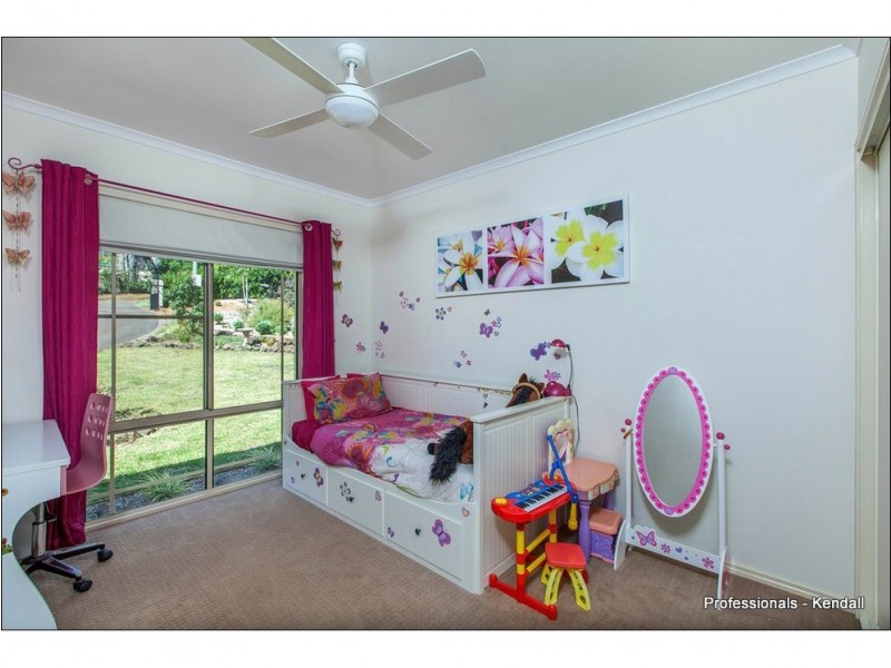 19 Power Parade, Tamborine Mountain QLD 4272