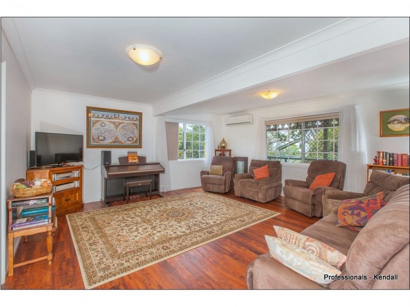 76 Magnetic Drive, Eagle Heights QLD 4271