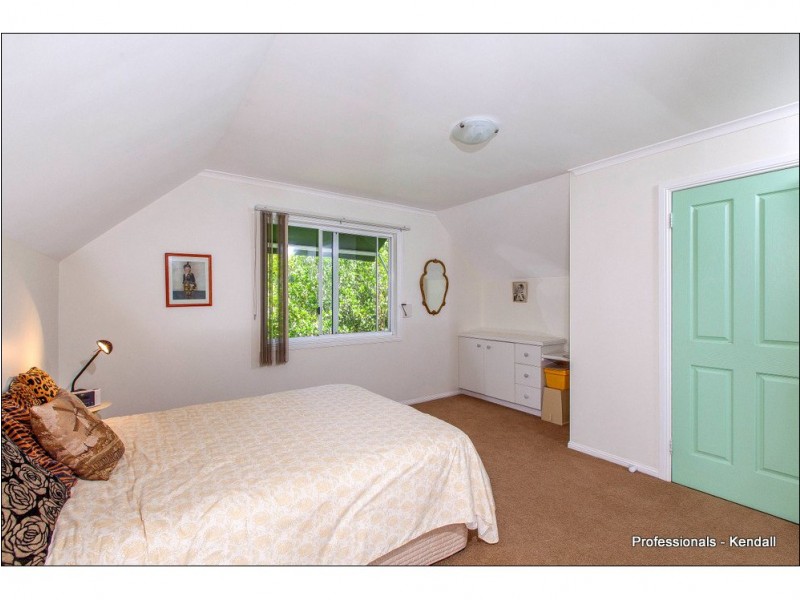 76 Magnetic Drive, Eagle Heights QLD 4271