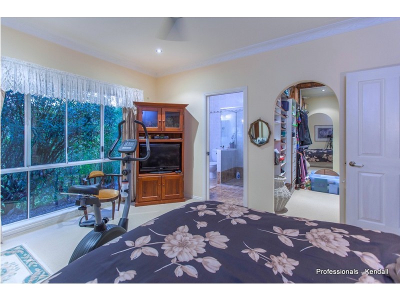 25 Leona Court, Tamborine Mountain QLD 4272