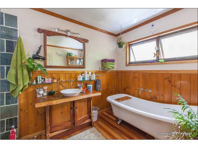 88 Eagle Heights Road, Tamborine Mountain QLD 4272