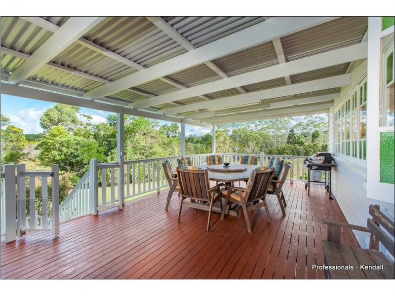 11 Holt Road, Tamborine Mountain QLD 4272