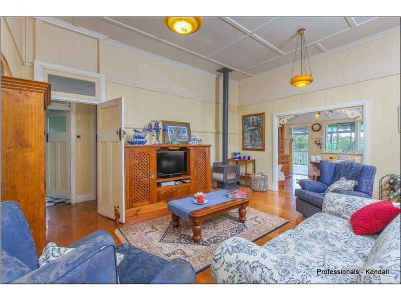 11 Holt Road, Tamborine Mountain QLD 4272