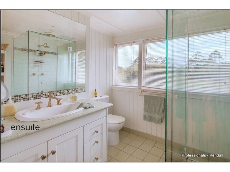 11 Holt Road, Tamborine Mountain QLD 4272