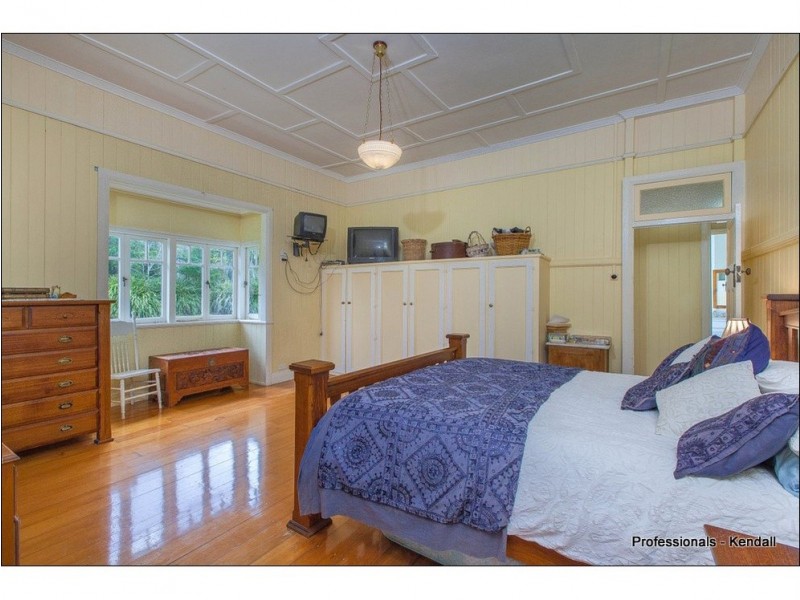 11 Holt Road, Tamborine Mountain QLD 4272