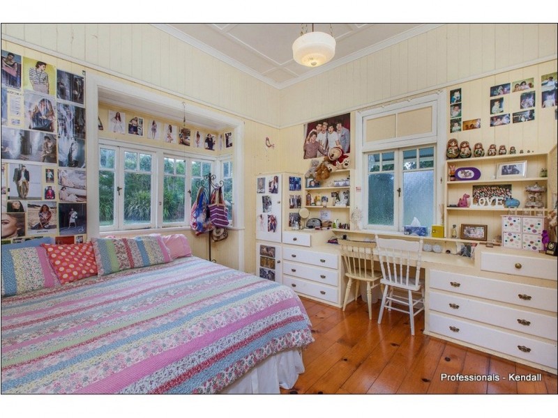 11 Holt Road, Tamborine Mountain QLD 4272