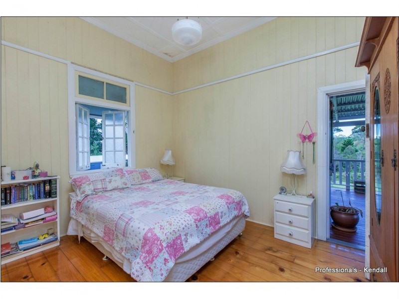 11 Holt Road, Tamborine Mountain QLD 4272